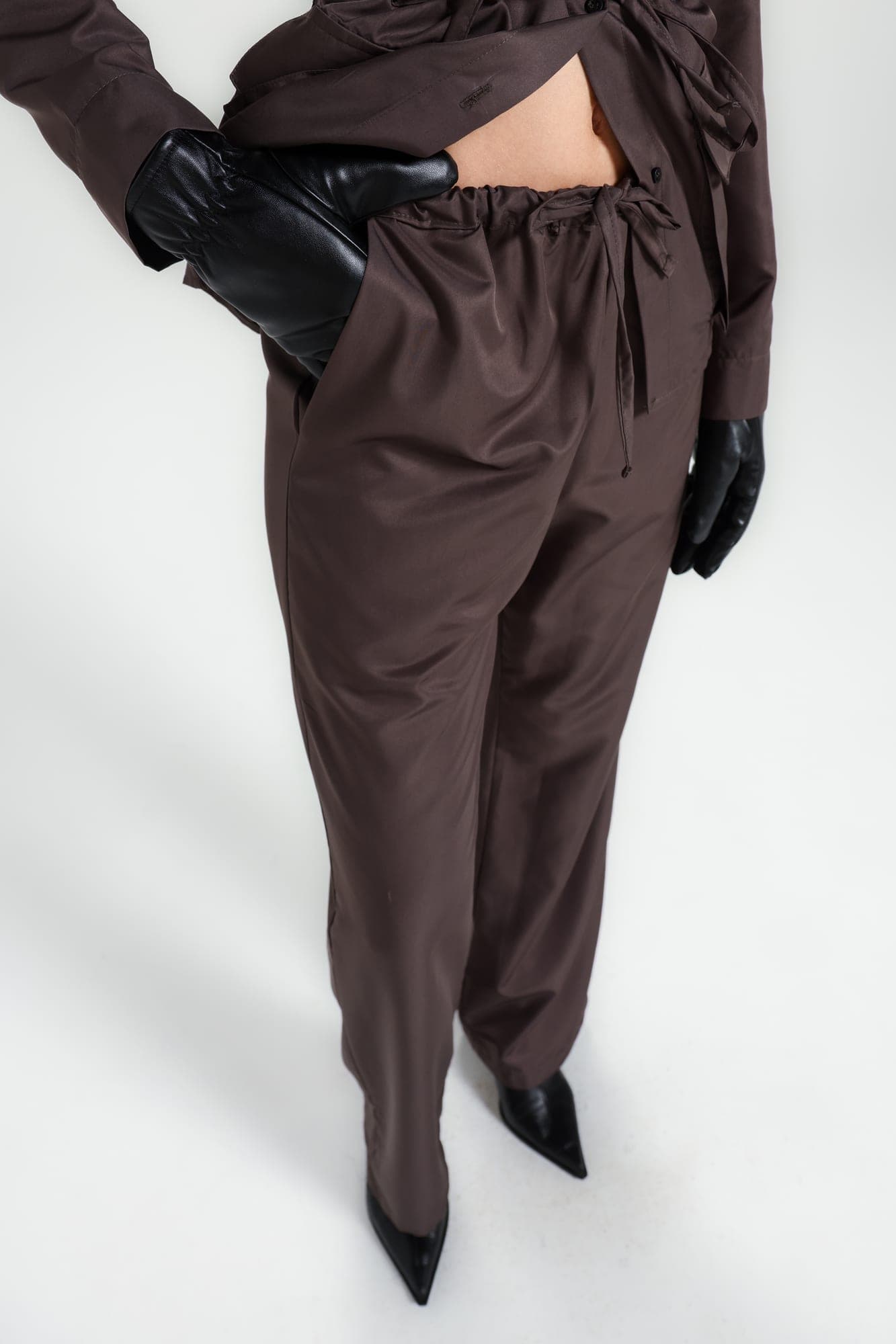 Wide-Leg Drawstring Trouser - View 4
